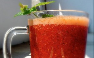 Frucht- und Gemüsesaft ist gut für die Haut