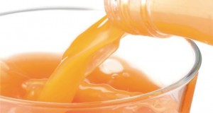Multivitaminsaft: Teuer, aber ungenügend